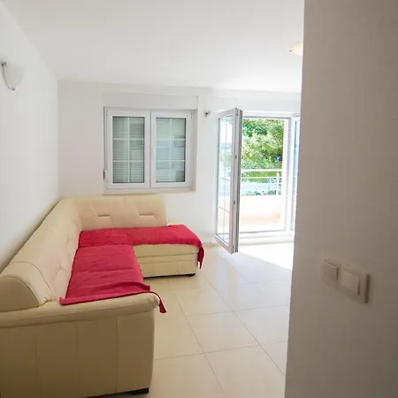 Karlo Apartment *