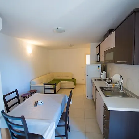 Karlo Apartment